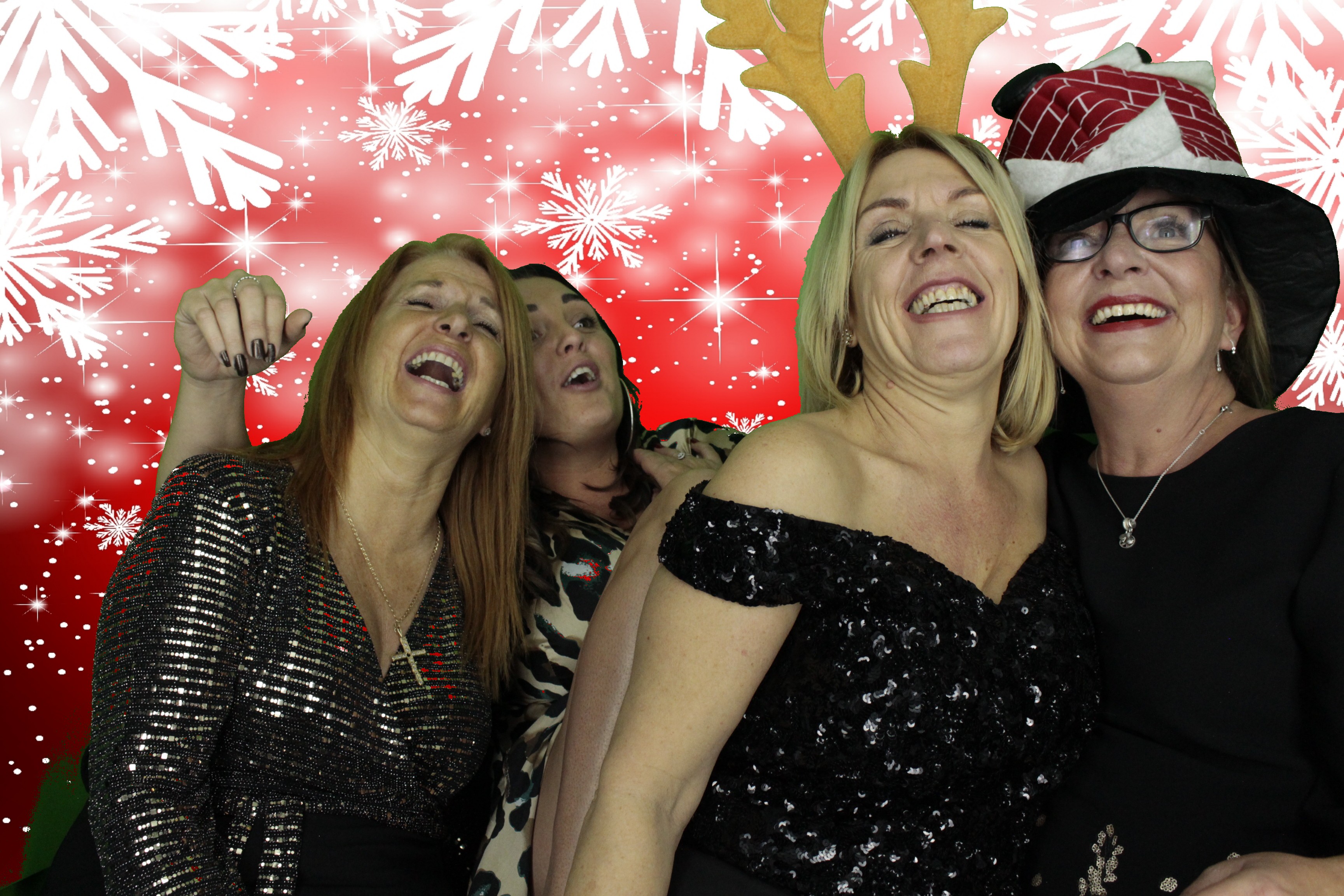 Silvermere Christmas Party | View more photos from the event at gallery.myphotoboothexperience.co.uk/u/MyPhotoBoothExperienceLtd/Silvermere-Christmas-Party-3
